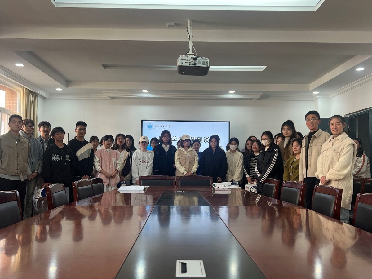 6d04134d3926478e9174a676713f15d8.jpg 6d04134d3926478e9174a676713f15d8.jpg